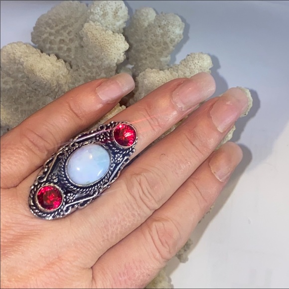 Moonstone + Red Quartz handcrafted vintage Renaissance ring - Picture 5 of 8